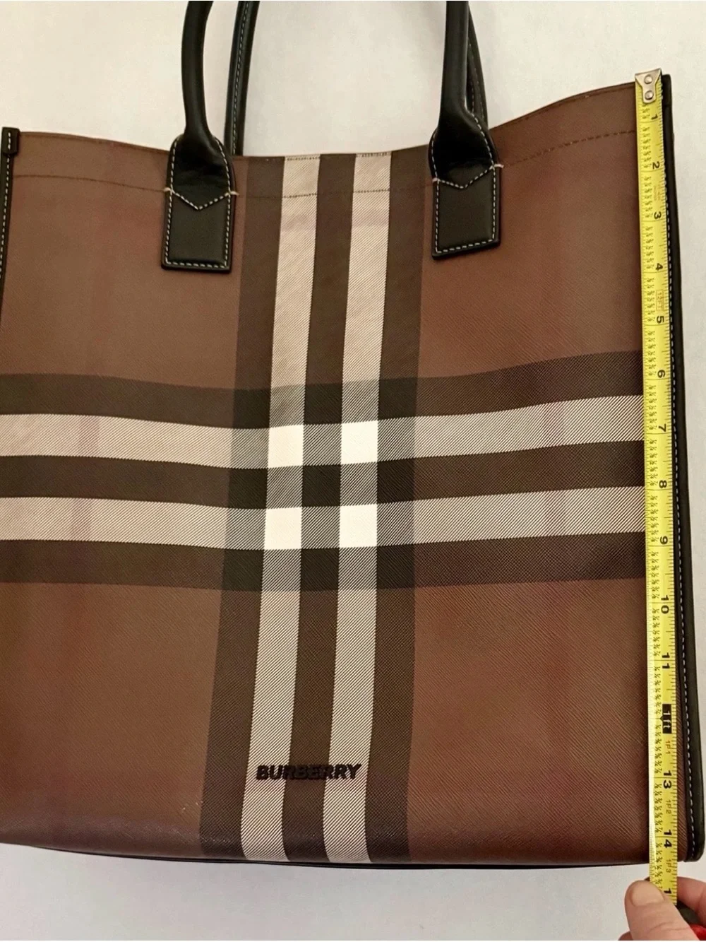Burberry Denny Tote Bag in Dark Birch Brown Detachable Strap , Books, Carry- on